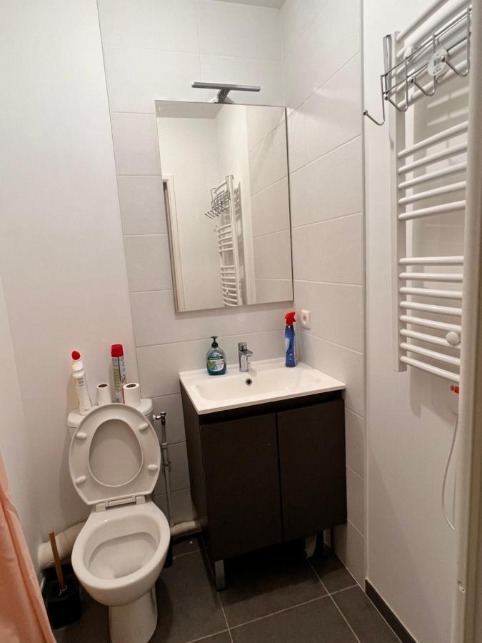 Chambre Individuelle Dans Un Appartement A 37 De Champs Elysees Sartrouville Exteriér fotografie